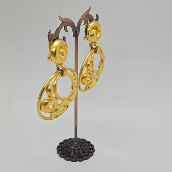 80s Door Knocker Earrings in Gold Tone Designer Signed Clara Huge - Picture 9 of 9